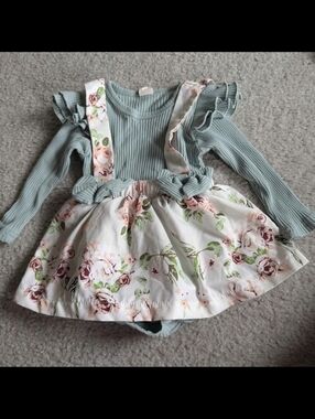 Girls green floral romper (3-6M)